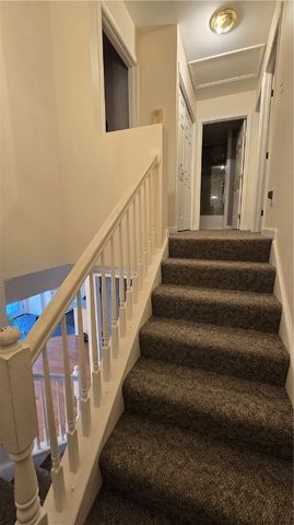 243 Augusta St, Mt Washington, PA 15211