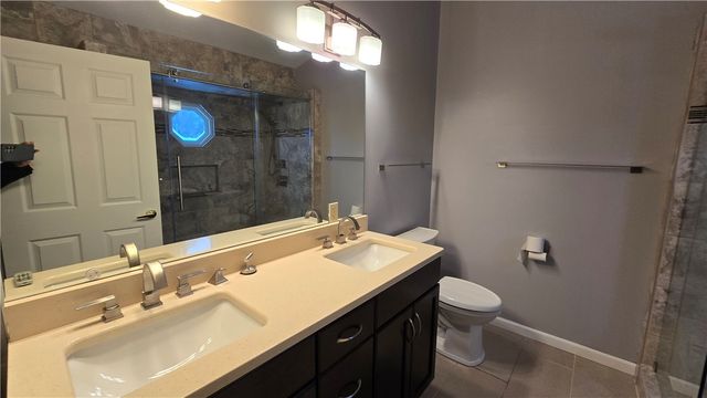 243 Augusta St, Mt Washington, PA 15211