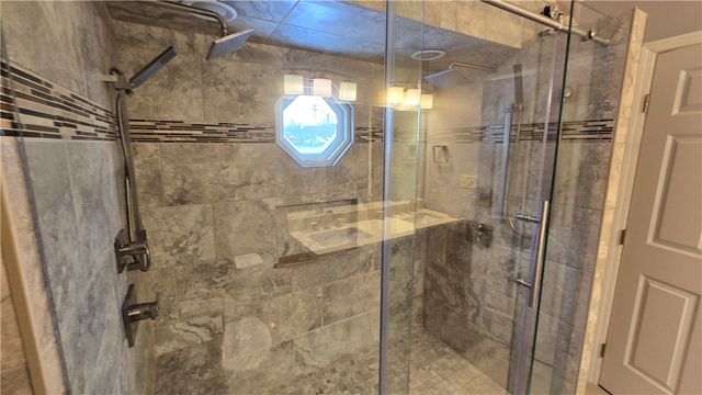 243 Augusta St, Mt Washington, PA 15211