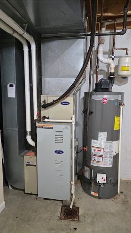 243 Augusta St, Mt Washington, PA 15211