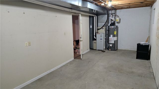 243 Augusta St, Mt Washington, PA 15211