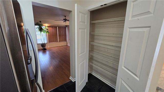 243 Augusta St, Mt Washington, PA 15211