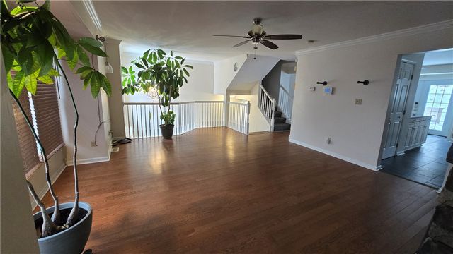 243 Augusta St, Mt Washington, PA 15211