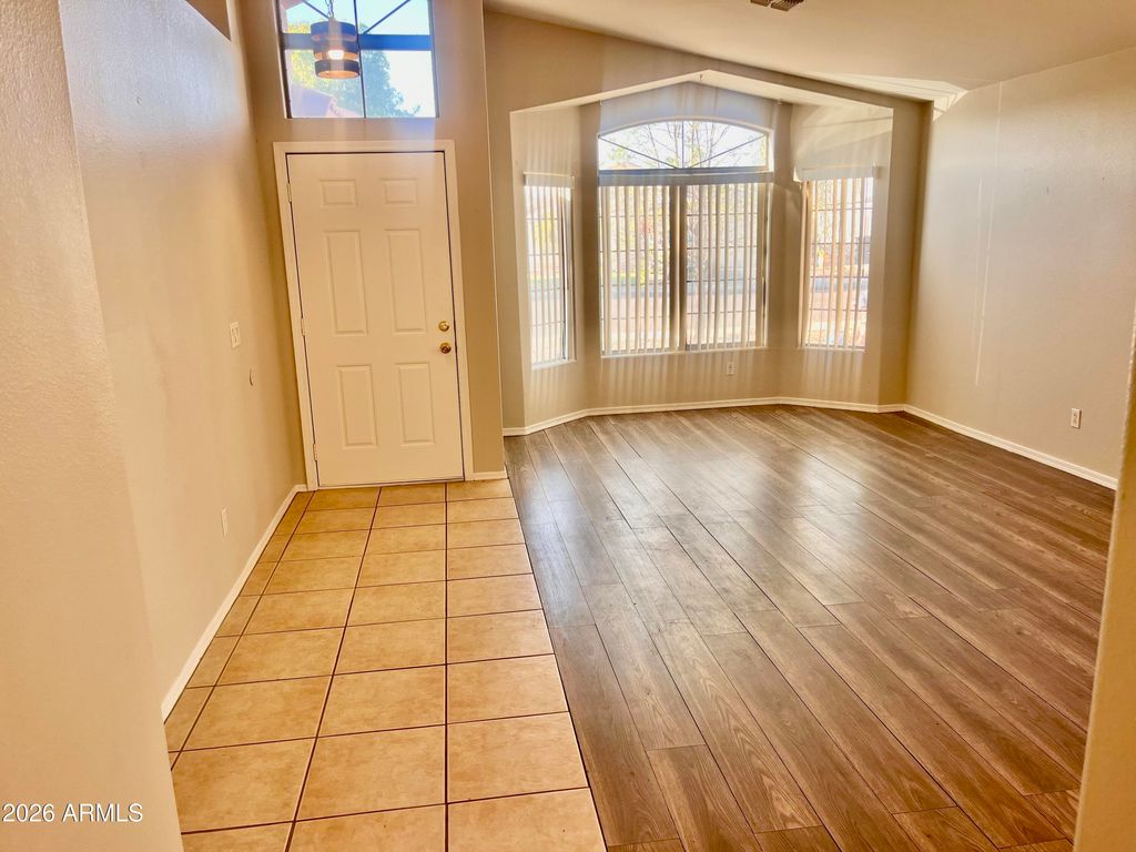 13346 W SAGUARO Lane, Surprise, AZ 85374 — photo 2