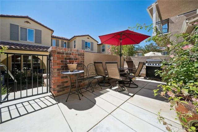 28780 Calle De La Paz, Valencia, CA 91354