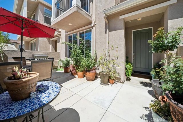 28780 Calle De La Paz, Valencia, CA 91354