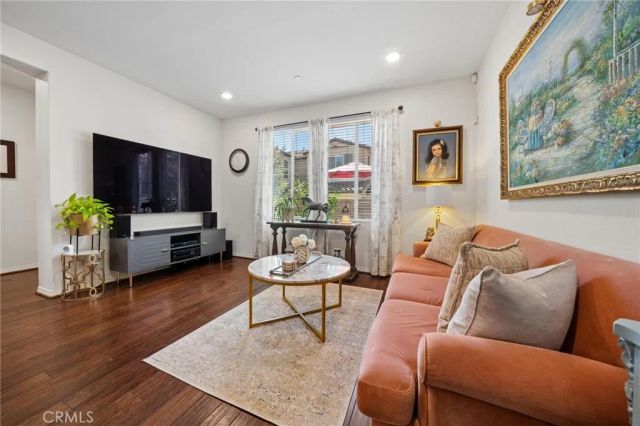 28780 Calle De La Paz, Valencia, CA 91354