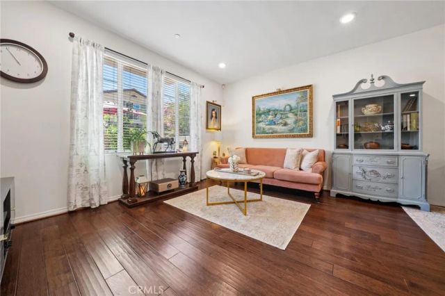 28780 Calle De La Paz, Valencia, CA 91354