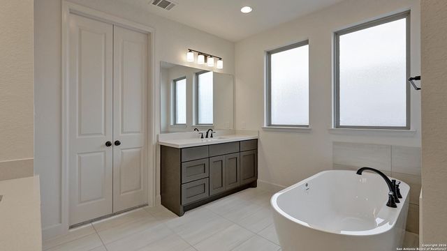 105 Rainwater Creek, Boerne, TX 78006