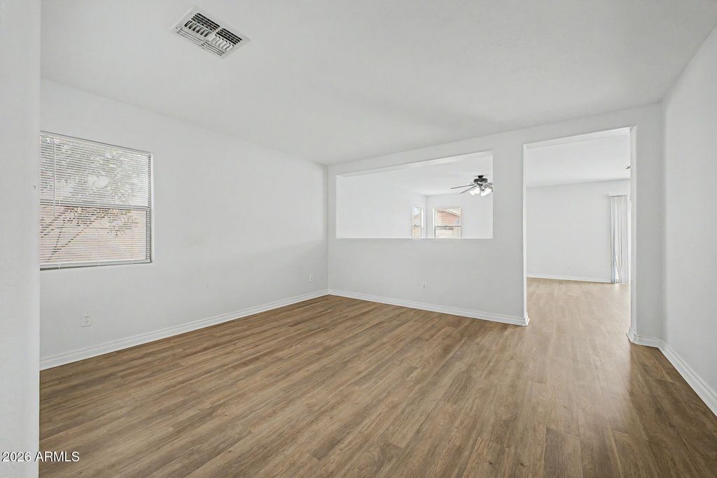 Image 6 of property listing at 1231 W WILSON Avenue, Coolidge, AZ 85128