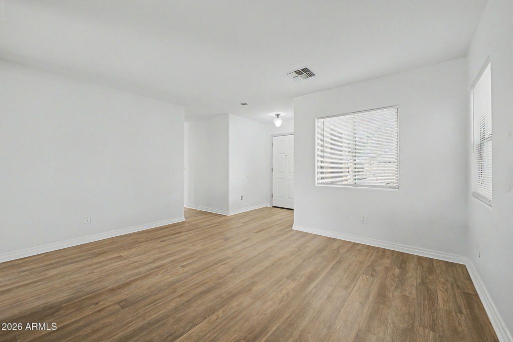 Image 7 of property listing at 1231 W WILSON Avenue, Coolidge, AZ 85128