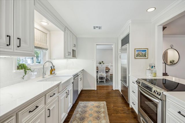 5655 Overbrook Lane, Houston, TX 77056