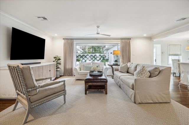 5655 Overbrook Lane, Houston, TX 77056