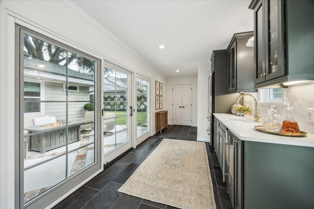 5655 Overbrook Lane, Houston, TX 77056