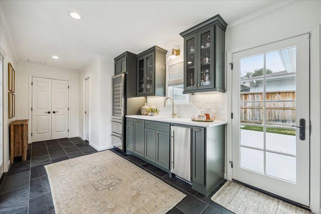 5655 Overbrook Lane, Houston, TX 77056