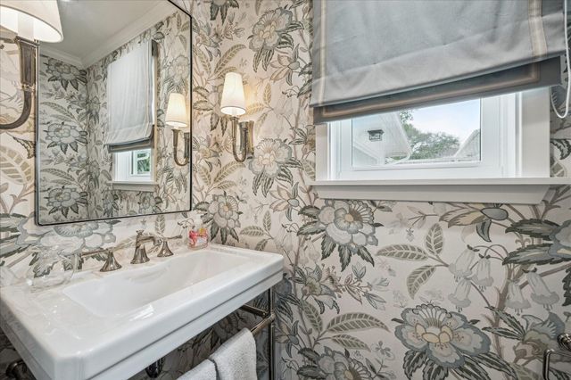 5655 Overbrook Lane, Houston, TX 77056