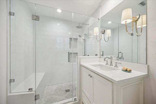 5655 Overbrook Lane, Houston, TX 77056