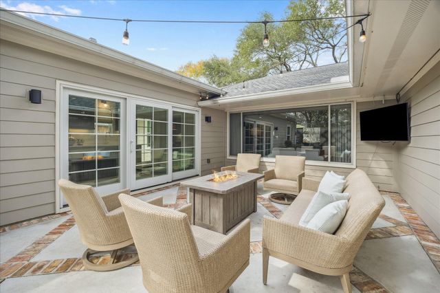 5655 Overbrook Lane, Houston, TX 77056