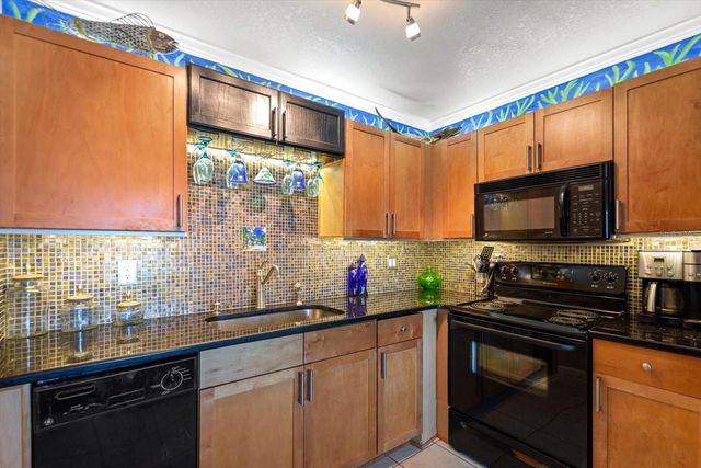 158 POMPANO DRIVE SE A, St Petersburg, FL 33705