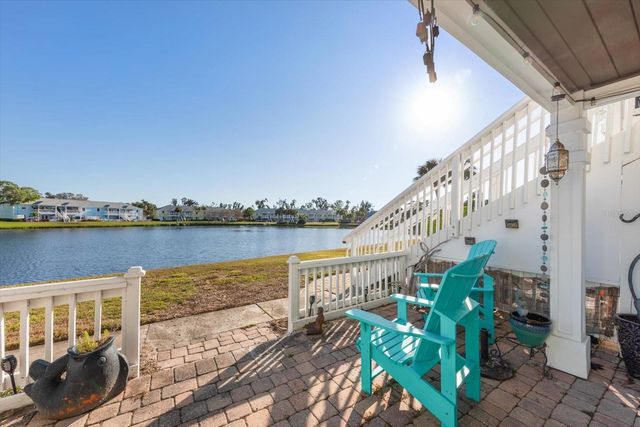 158 POMPANO DRIVE SE A, St Petersburg, FL 33705