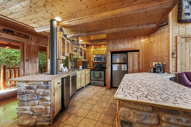 3280 Balsam Slopes Road, Sevierville, TN 37862