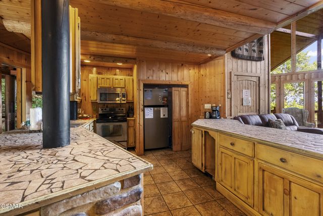 3280 Balsam Slopes Road, Sevierville, TN 37862