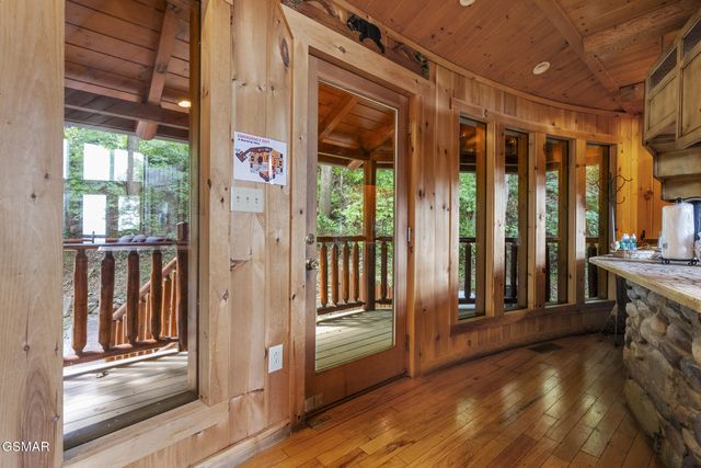 3280 Balsam Slopes Road, Sevierville, TN 37862