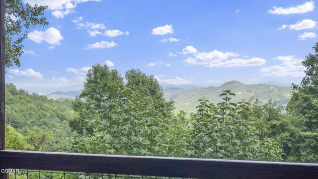 3280 Balsam Slopes Road, Sevierville, TN 37862