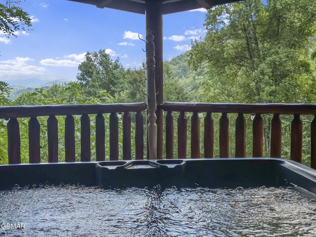 3280 Balsam Slopes Road, Sevierville, TN 37862