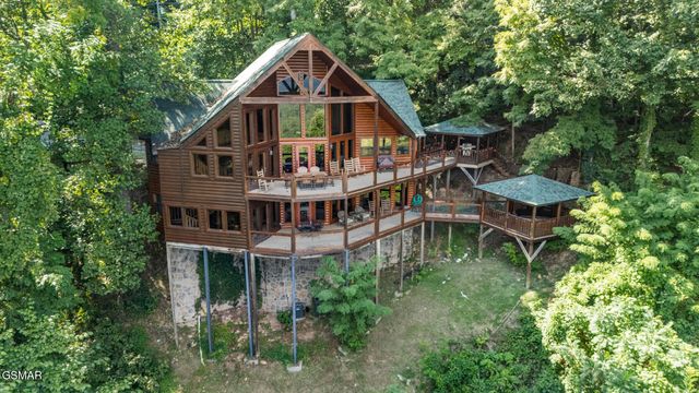 3280 Balsam Slopes Road, Sevierville, TN 37862