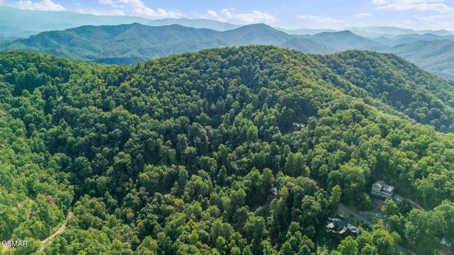 3280 Balsam Slopes Road, Sevierville, TN 37862