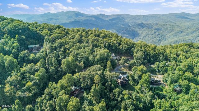 3280 Balsam Slopes Road, Sevierville, TN 37862