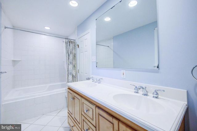 791 ROBINHOOD RD, Bryn Mawr, PA 19010