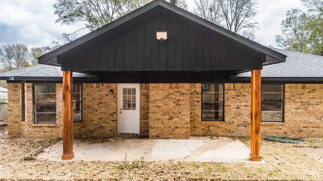 301 Belmont Dr, Marshall, TX 75672