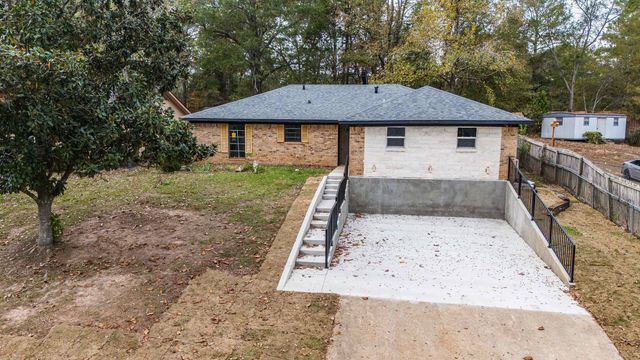 301 Belmont Dr, Marshall, TX 75672