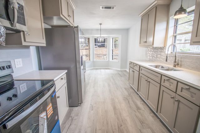 301 Belmont Dr, Marshall, TX 75672