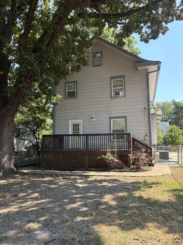 1193 SW College AVE, Topeka, KS 66604
