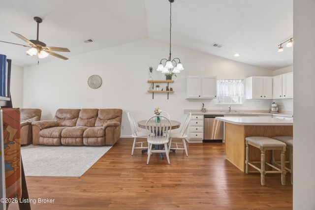 1005 Cedar Ridge Ct, Lawrenceburg, KY 40342
