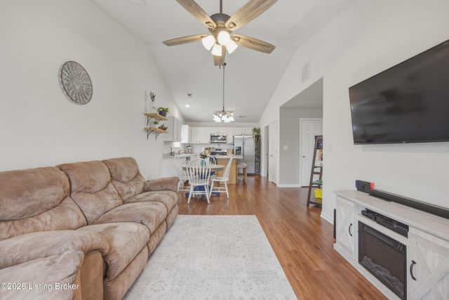 1005 Cedar Ridge Ct, Lawrenceburg, KY 40342