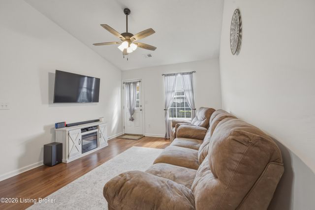 1005 Cedar Ridge Ct, Lawrenceburg, KY 40342