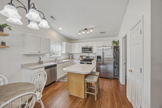1005 Cedar Ridge Ct, Lawrenceburg, KY 40342