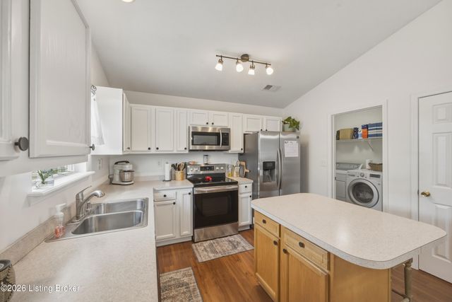 1005 Cedar Ridge Ct, Lawrenceburg, KY 40342