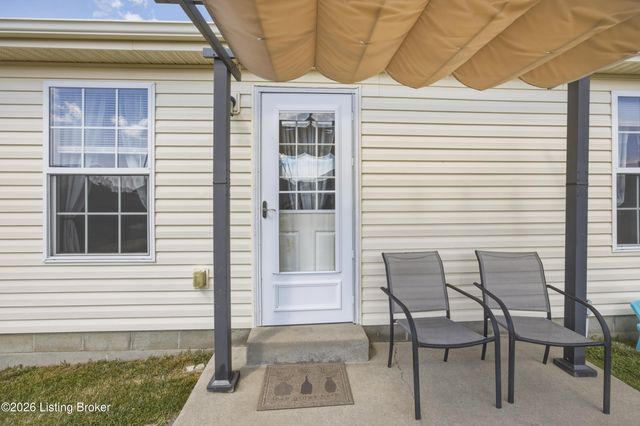1005 Cedar Ridge Ct, Lawrenceburg, KY 40342