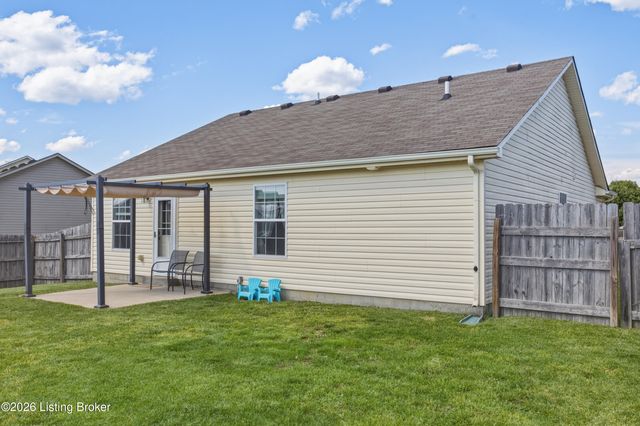 1005 Cedar Ridge Ct, Lawrenceburg, KY 40342