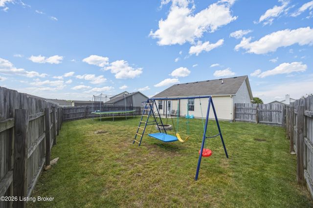 1005 Cedar Ridge Ct, Lawrenceburg, KY 40342