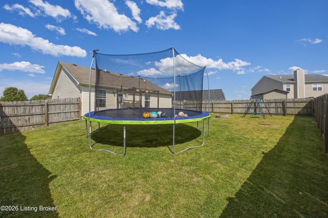 1005 Cedar Ridge Ct, Lawrenceburg, KY 40342