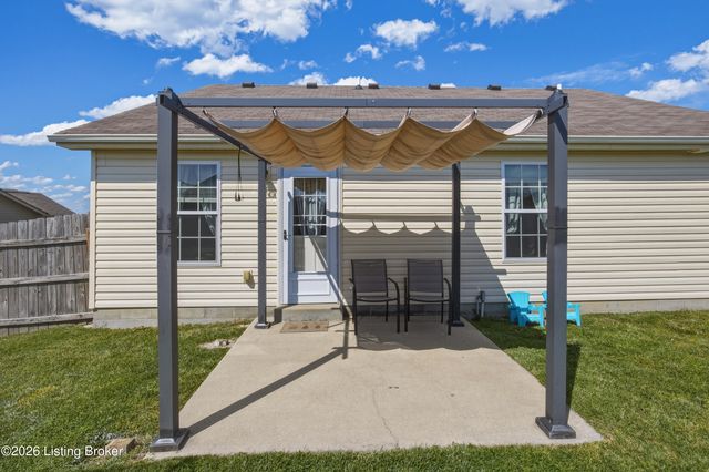1005 Cedar Ridge Ct, Lawrenceburg, KY 40342