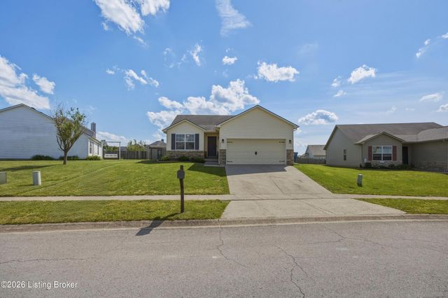 1005 Cedar Ridge Ct, Lawrenceburg, KY 40342
