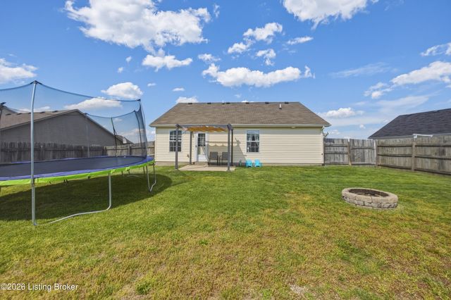 1005 Cedar Ridge Ct, Lawrenceburg, KY 40342