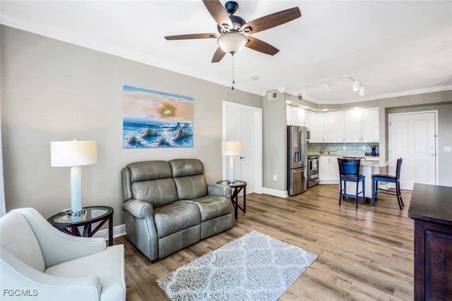 2825 Palm Beach BLVD 316, Fort Myers, FL 33916